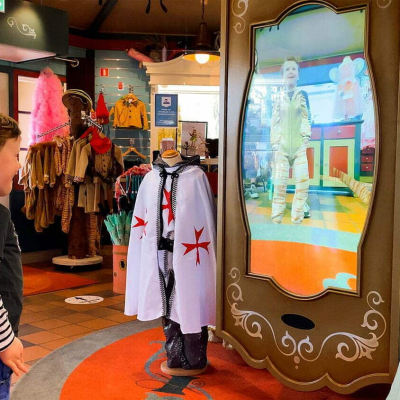 XPO Screens Narrowcasting Digital signage Interio XASTing Smart mirrors Public buildings Efteling