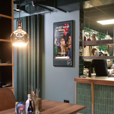 XPO Screens Narrowcasting Digital signage Invite XASTing DOOH Advertising Restaurant ZJUU